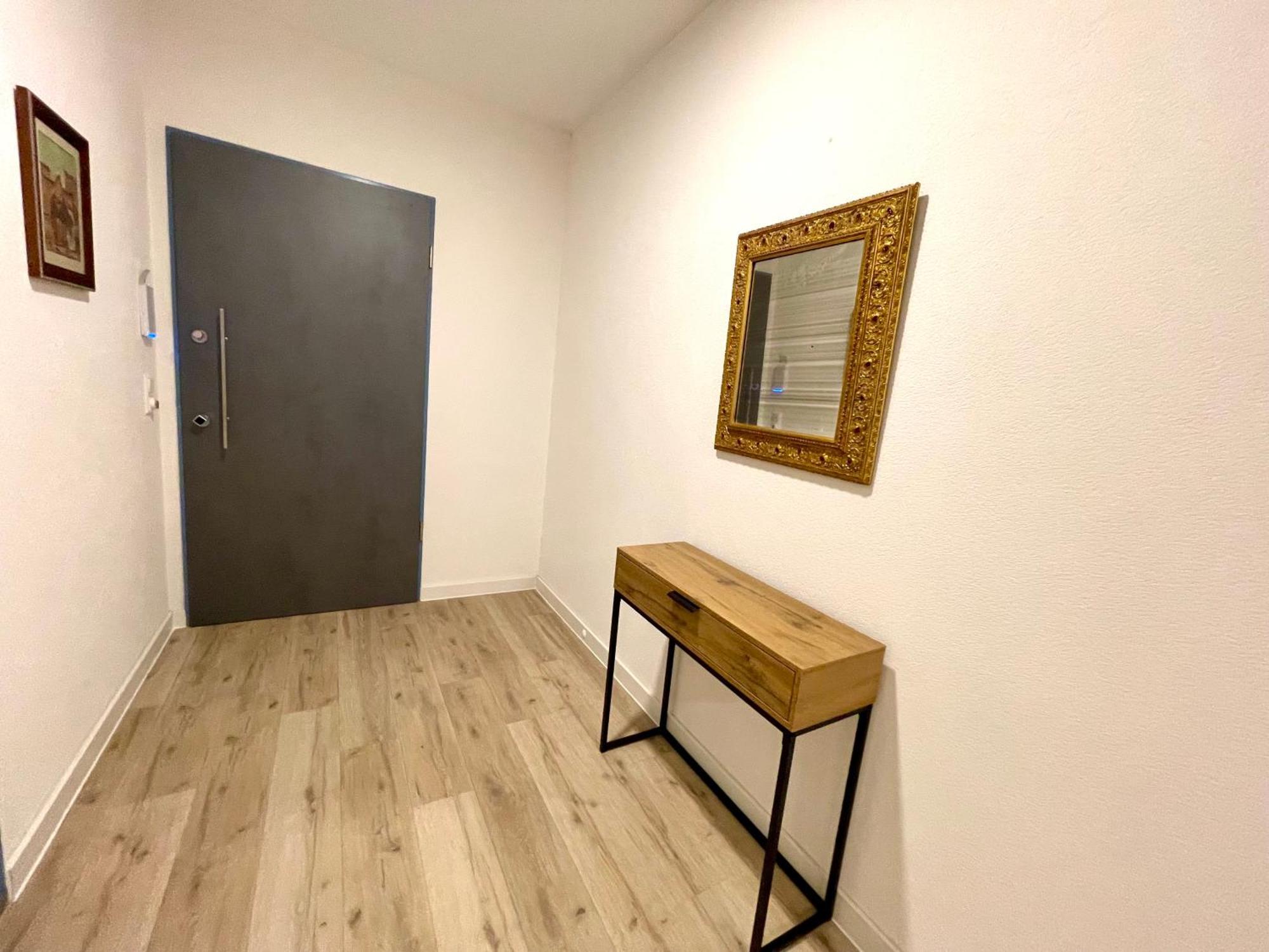 Neu Grosse Einzimmerwohnung Im Zentrum Goldstadt Pforzheim Schloessle Exterior photo
